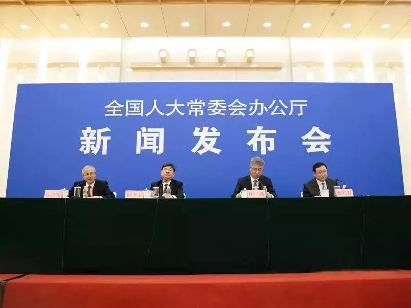 最新土地承包法全文,最新土地承包法全文解读