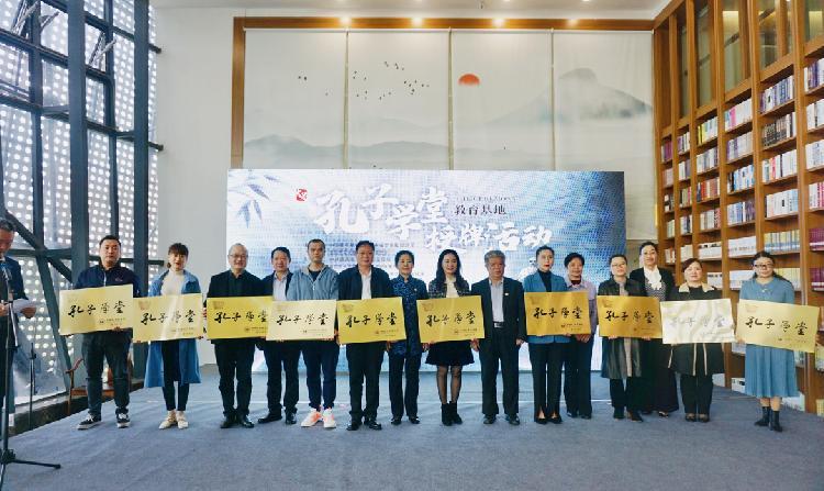 万州区图书馆最新领导,万州区图书馆新领导团队引领变革，推动文化事业繁荣发展